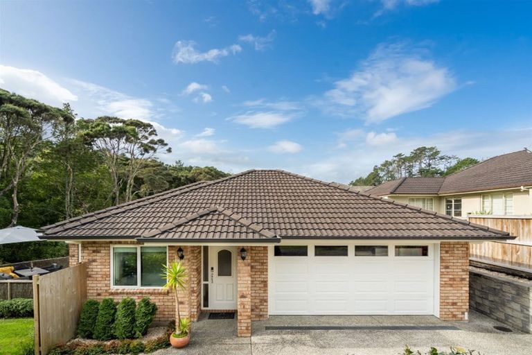 Photo of property in 16 Kunzea Place, Greenhithe, Auckland, 0632