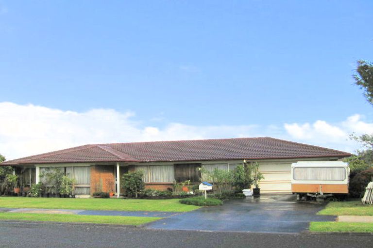 Photo of property in 3 Serrita Avenue, Sunnyhills, Auckland, 2010