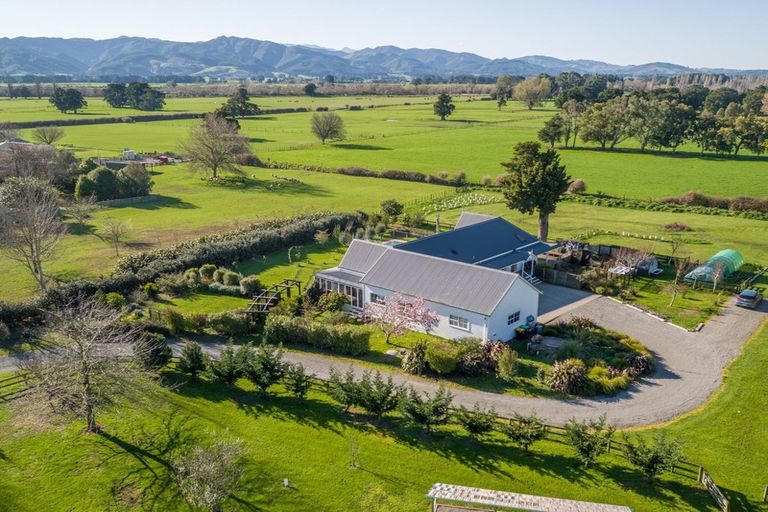 Photo of property in 184 Kuratawhiti Street, Woodside, Greytown, 5794