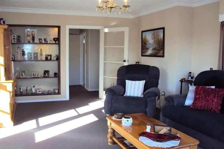 Photo of property in 58 Pembroke Street, Avondale, Christchurch, 8061