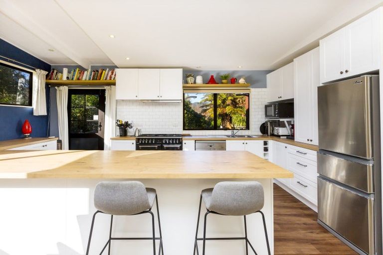 Photo of property in 6 Avian Road, Blue Mountains, Upper Hutt, 5371