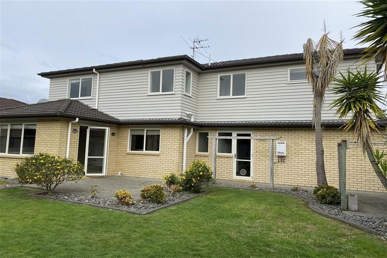 Photo of property in 72 Baverstock Road, Flat Bush, Auckland, 2016