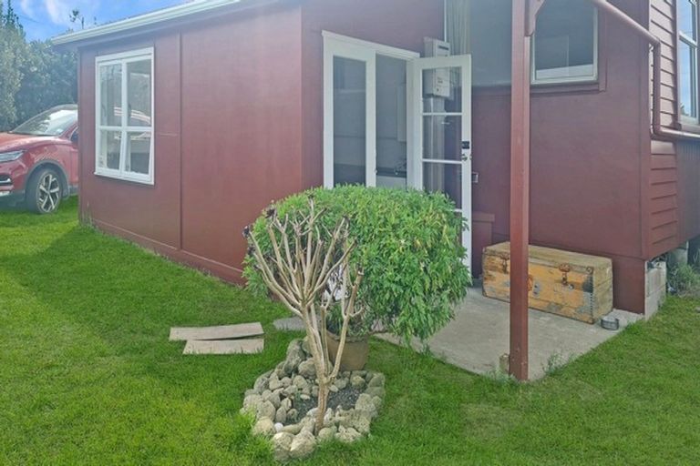 Photo of property in 1959 Parewanui Road, Parewanui, Bulls, 4894