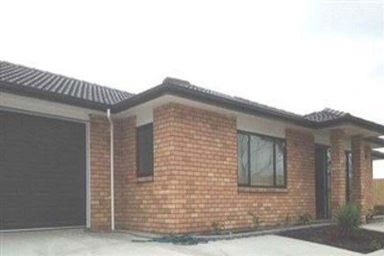Photo of property in 116a Royal Road, Massey, Auckland, 0614