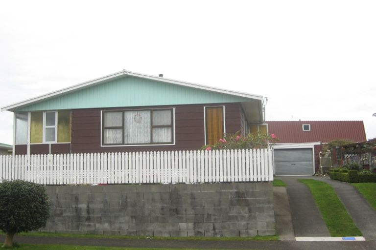 Photo of property in 18 Silby Street, Waitara, 4320