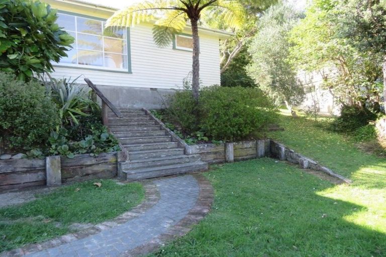 Photo of property in 12 Tui Terrace, Tawa, Wellington, 5028