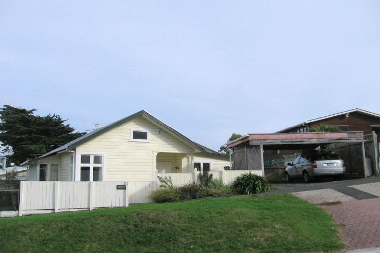 Photo of property in 1 Motuhara Road, Plimmerton, Porirua, 5026
