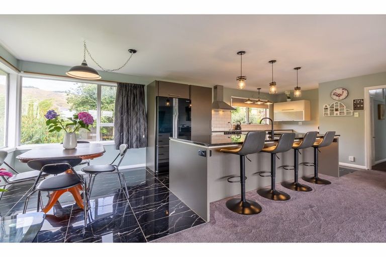 Photo of property in 7 Dalefield Drive, Cashmere, Christchurch, 8022