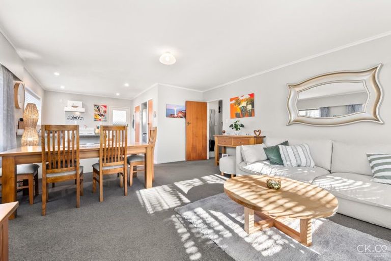 Photo of property in 43a Ludlam Crescent, Woburn, Lower Hutt, 5010