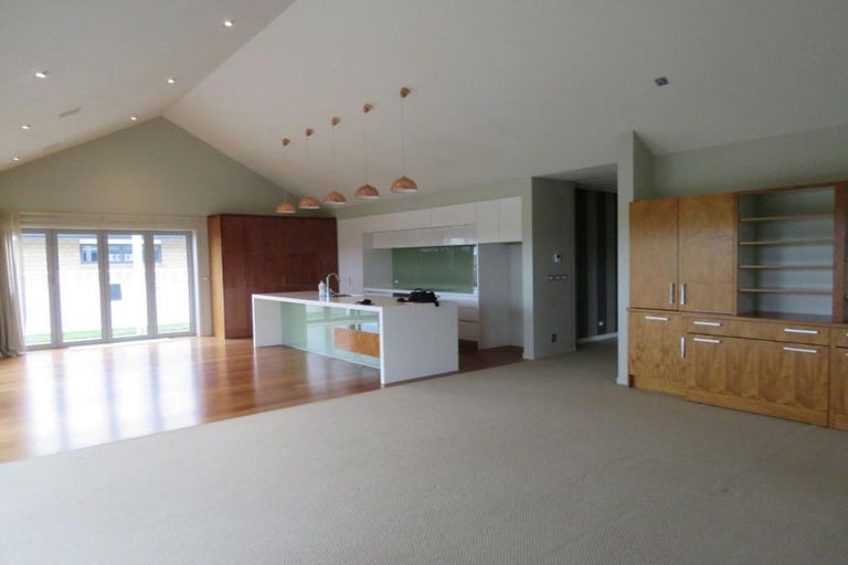 Photo of property in 1 Gleneagles Way, Waiwhakaiho, New Plymouth, 4312