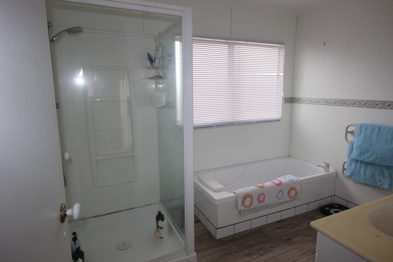 Photo of property in 25a Brightside Road, Stanmore Bay, Whangaparaoa, 0932