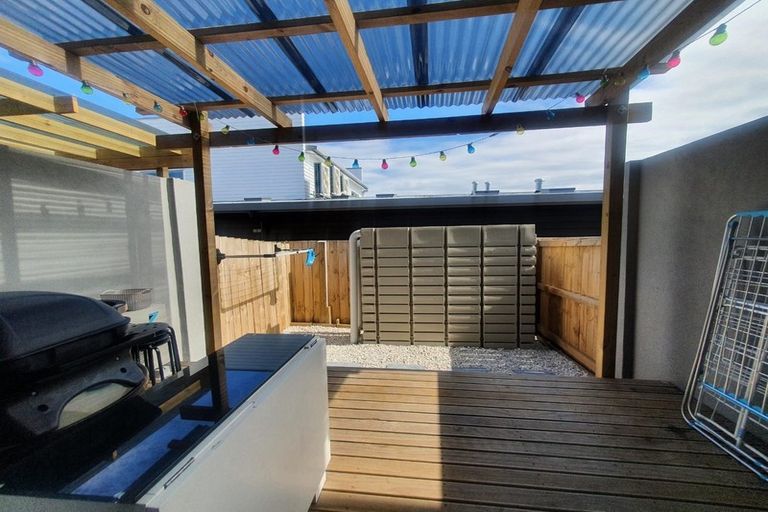 Photo of property in 4/4017 Great North Road, Glen Eden, Auckland, 0602