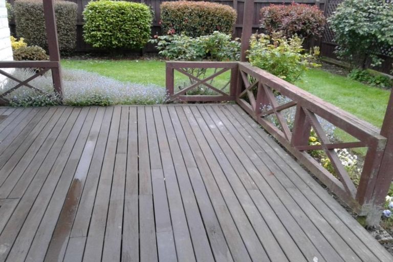 Photo of property in 18 Regency Crescent, Redwood, Christchurch, 8051