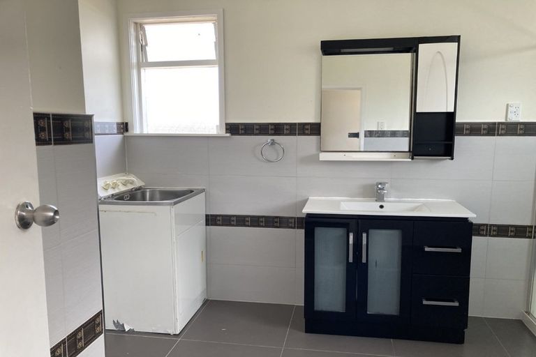 Photo of property in 305 Richardson Road, New Windsor, Auckland, 1041