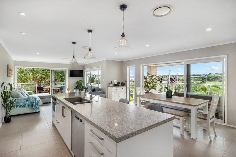 Photo of property in 40 Weatherly Drive, Beachlands, Auckland, 2018