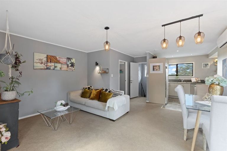 Photo of property in 2/36 Greendale Spur, Glenfield, Auckland, 0629