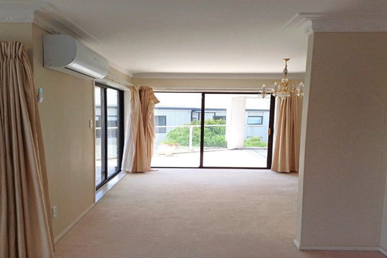 Photo of property in 11 Lilford Place, Half Moon Bay, Auckland, 2012