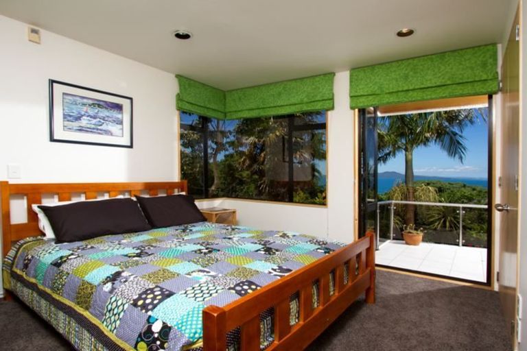 Photo of property in 2/19 Churchill Road, Murrays Bay, Auckland, 0630