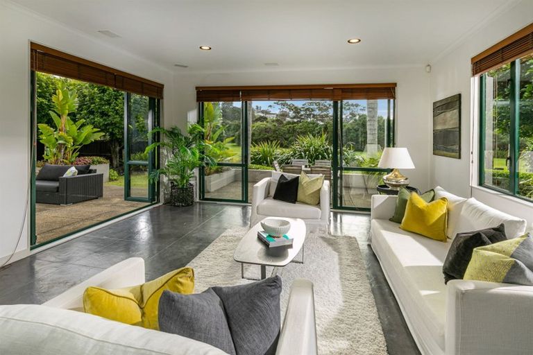 Photo of property in 4 Wharepapa Place, Albany, Auckland, 0632