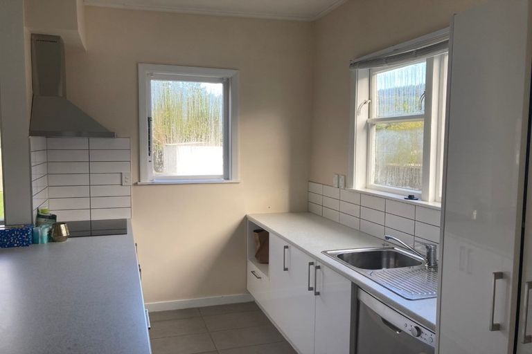 Photo of property in 28 Davidson Crescent, Tawa, Wellington, 5028