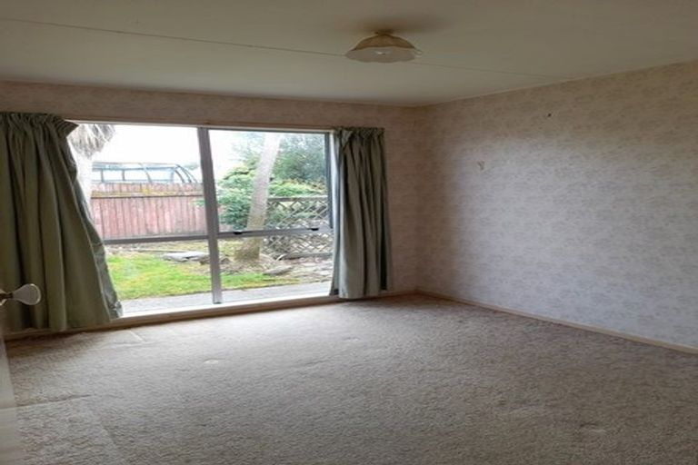 Photo of property in 38 Acacia Street, Kelvin Grove, Palmerston North, 4414