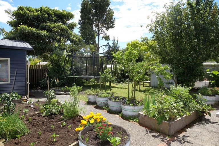 Photo of property in 11-13 Kuku Street, Te Awanga, 4102