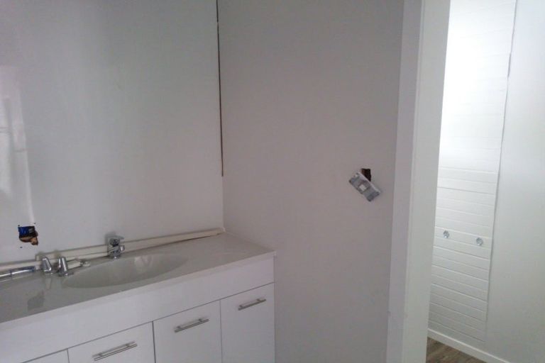 Photo of property in 100 Ferguson Street, West End, Palmerston North, 4412