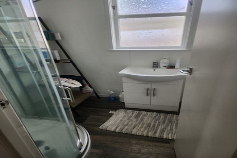 Photo of property in 6 Chadwick Crescent, Mangere East, Auckland, 2024