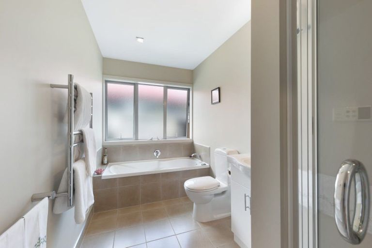 Photo of property in 4 Weka Place, Picton, 7220