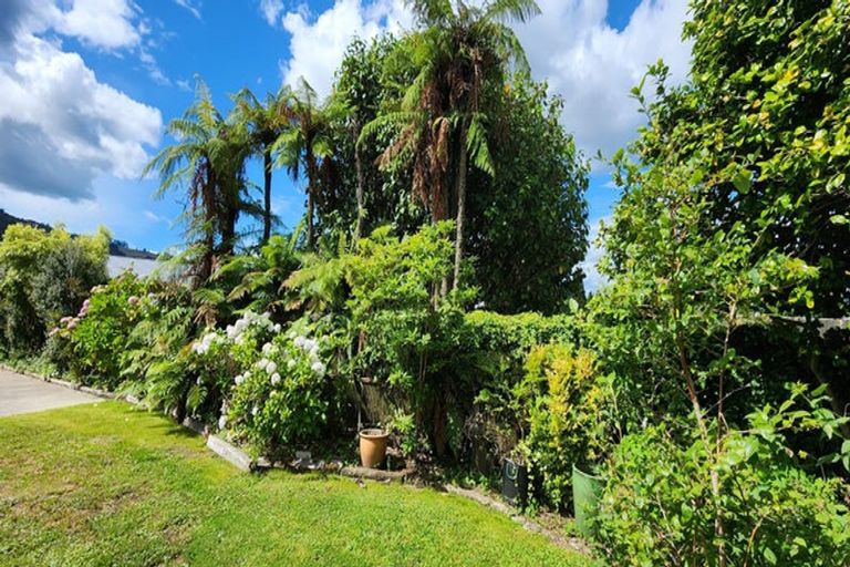 Photo of property in 20 Totaravale Street, Pukehangi, Rotorua, 3015
