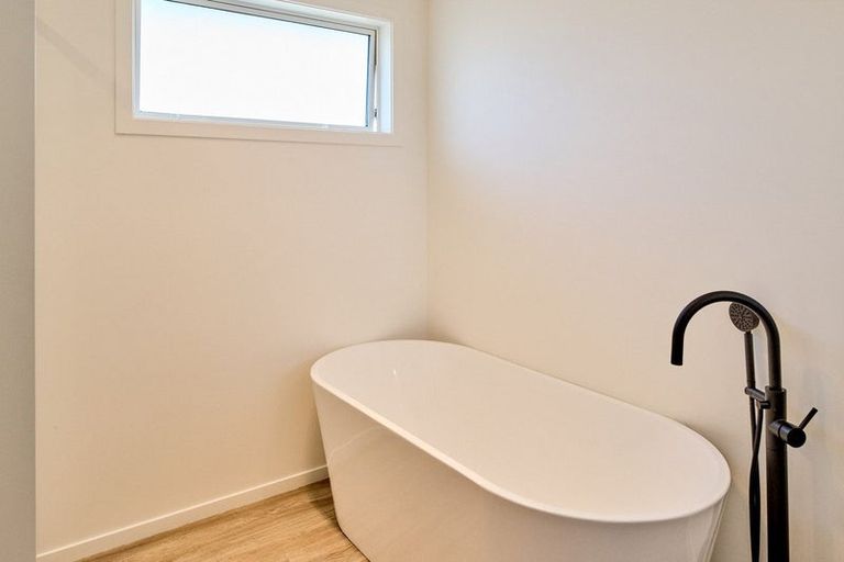 Photo of property in 10 Topsail Way, Whitby, Porirua, 5024