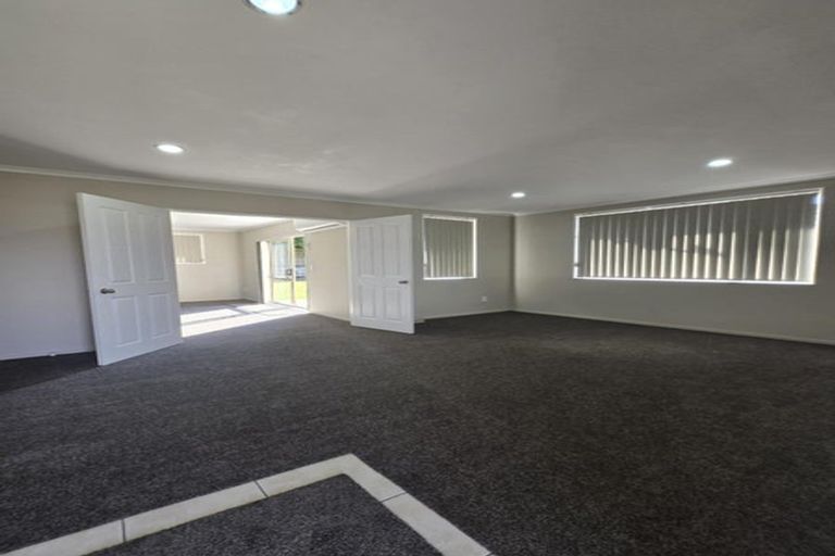 Photo of property in 5 Prado Drive, Pukekohe, 2120