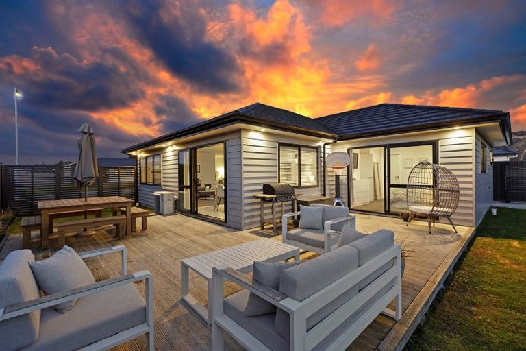 Photo of property in 53 Buddle Road, Wallaceville, Upper Hutt, 5018