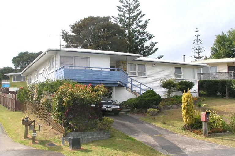 Photo of property in 84 Bond Crescent, Forrest Hill, Auckland, 0620