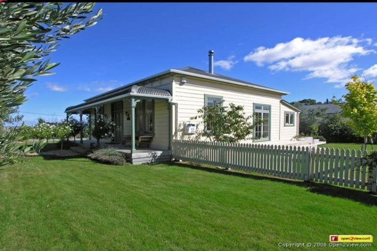 Photo of property in 106 Jellicoe Street, Martinborough, 5711