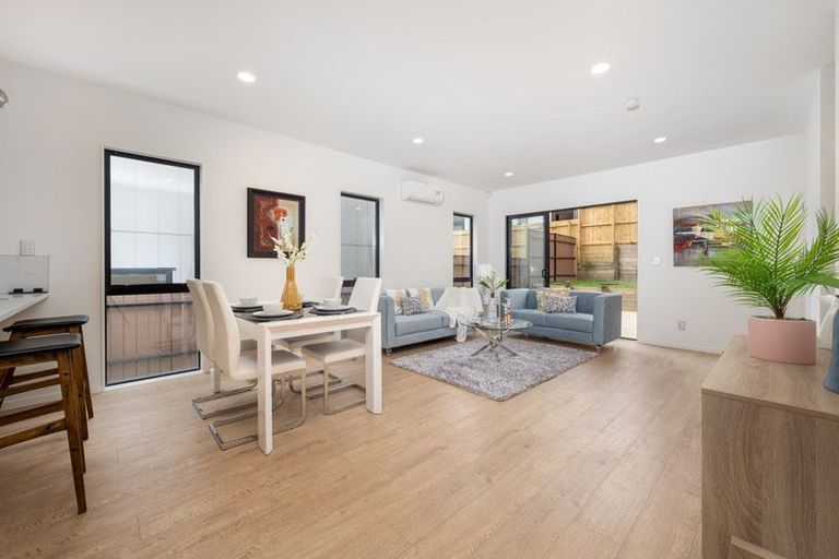 Photo of property in 3a Frontier Lane, Flat Bush, Auckland, 2019