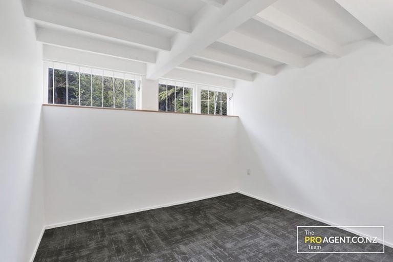 Photo of property in 50 Rimutaka Place, Titirangi, Auckland, 0604