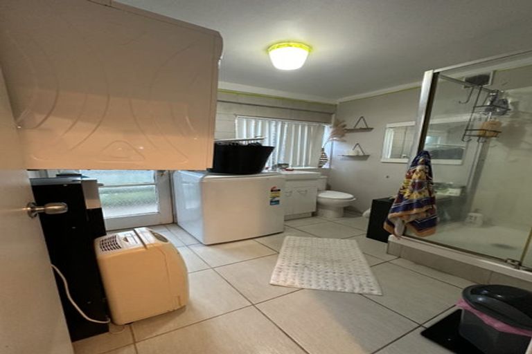 Photo of property in 6 Minton Place, Manurewa, Auckland, 2102