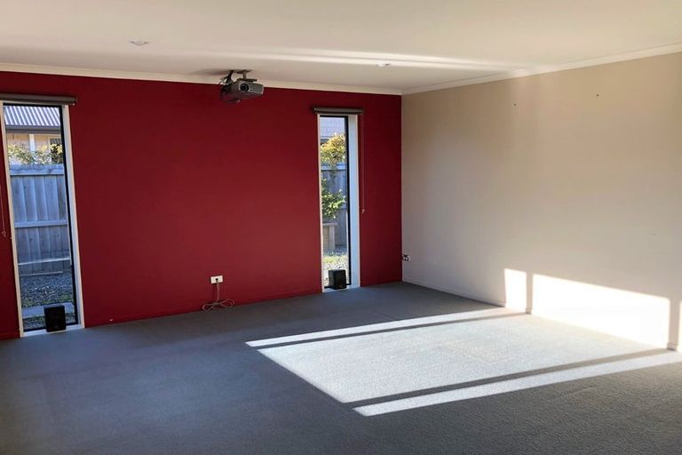 Photo of property in 12 Felicitas Grove, Aidanfield, Christchurch, 8025