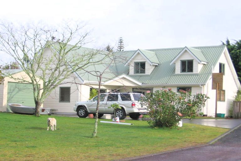 Photo of property in 17 Parsons Dell, Pauanui, Hikuai, 3579