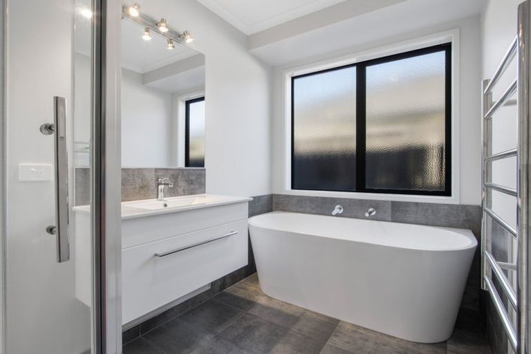 Photo of property in 16 Eastbank Drive, Katikati, 3129