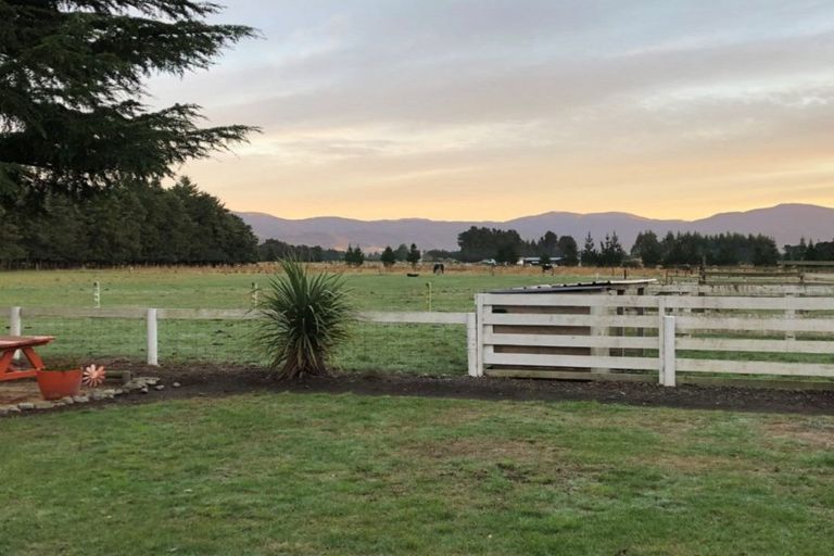 Photo of property in 5 Leslies Road, Cust, Rangiora, 7471