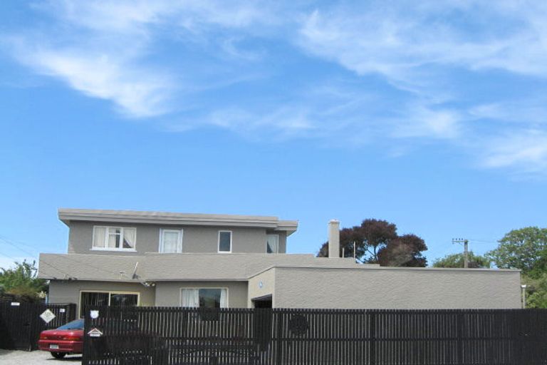 Photo of property in 2/51 Cuffs Road, Wainoni, Christchurch, 8061