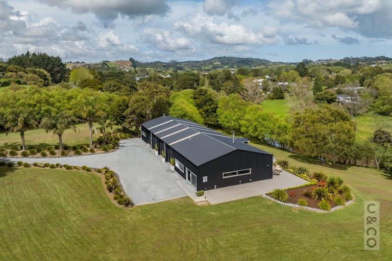 Photo of property in 69a Waikoukou Valley Road, Waimauku, 0882