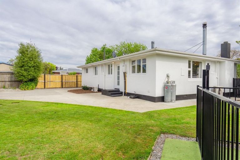 Photo of property in 13 Gladson Avenue, Sockburn, Christchurch, 8042