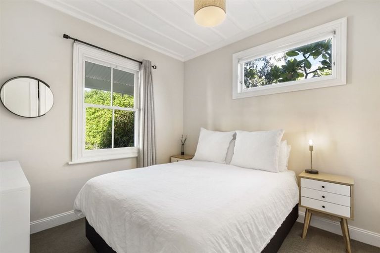 Photo of property in 7 Rodney Road, Northcote Point, Auckland, 0627