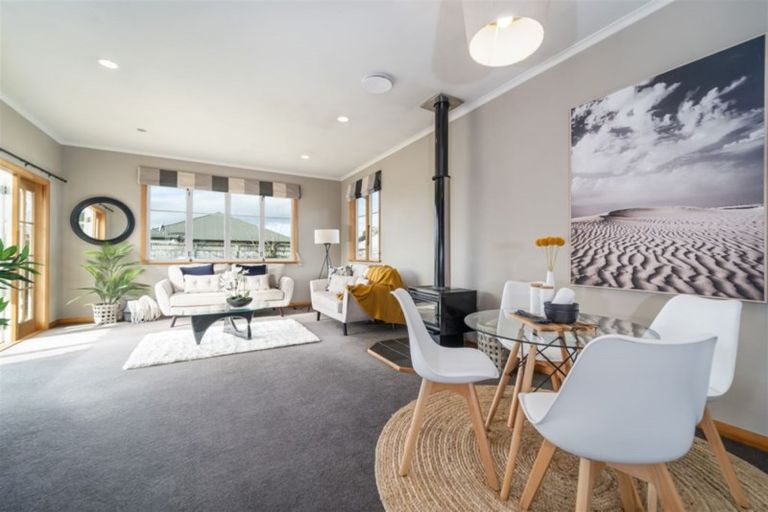 Photo of property in 22a Lansdowne Crescent, Lansdowne, Masterton, 5810