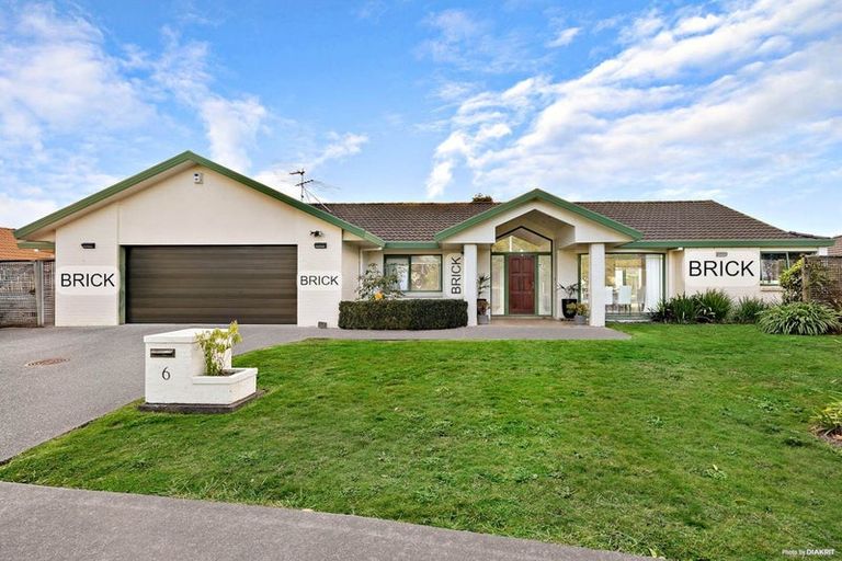 Photo of property in 6 Orohena Close, Northpark, Auckland, 2013