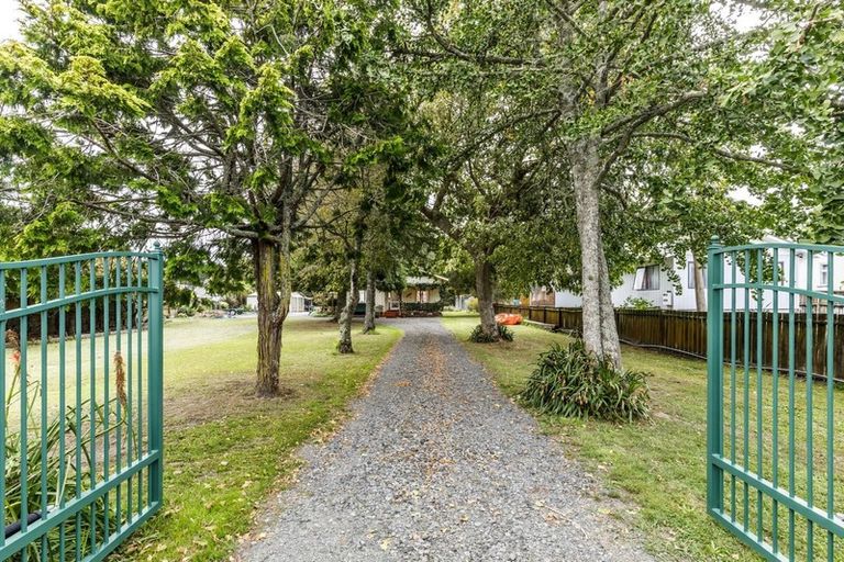 Photo of property in 930 Kahikatea Flat Road, Waitoki, Kaukapakapa, 0871