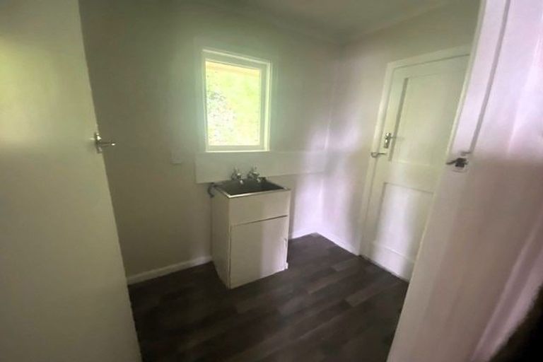 Photo of property in 22 Milton Road, Bluff Hill, Napier, 4110